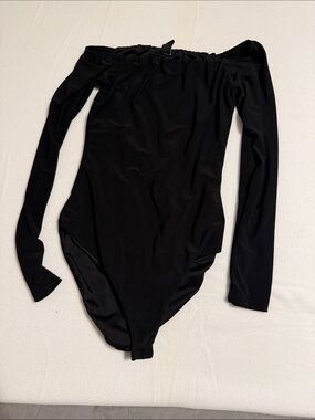 Windsor Black Off-Shoulder Long Sleeve Bodysuit-s15